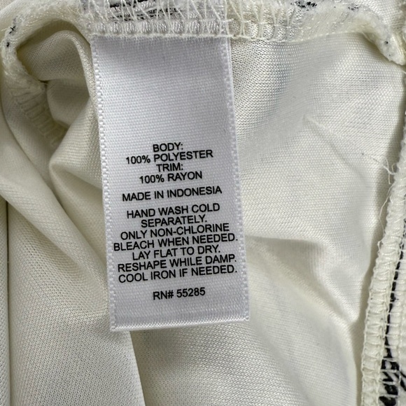 Express White Script Print Tank Top - Picture 8 of 8